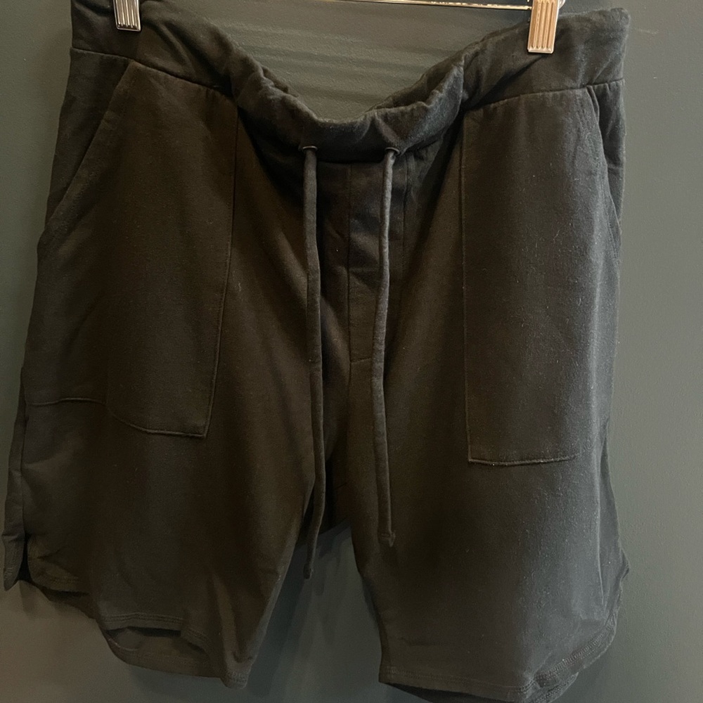 Micro Terry Scallop Short - Black